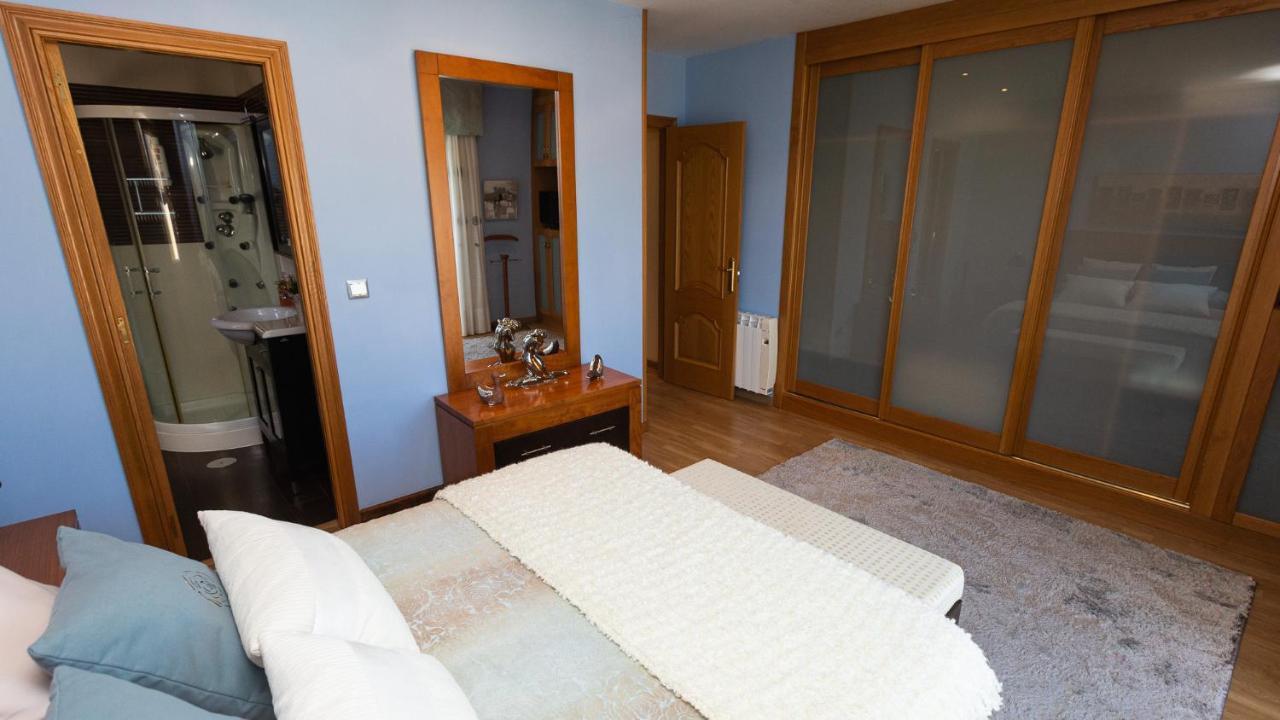Hospedium Galitrips Vila Maruja Corme ภายนอก รูปภาพ